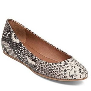 Lucky Brand Bonitah Snakeskin Flats Size 9 / 39